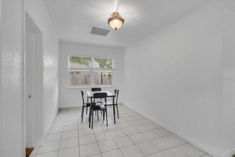 House in Winter Park, Florida 6 bedrooms, 292.18 sq.m. № 2115557 - photo 22
