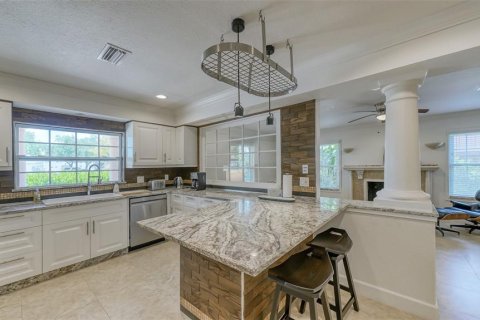 House in Sarasota, Florida 3 bedrooms, 261.43 sq.m. № 252598 - photo 17