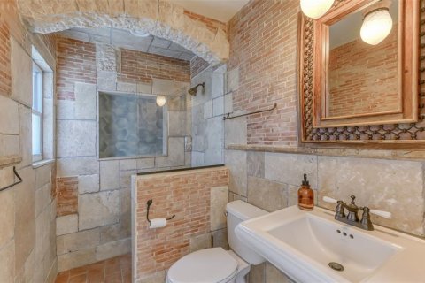 House in Sarasota, Florida 3 bedrooms, 261.43 sq.m. № 252598 - photo 23