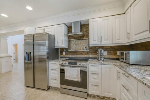 House in Sarasota, Florida 3 bedrooms, 261.43 sq.m. № 252598 - photo 19