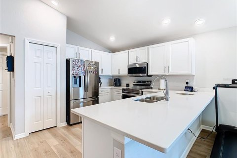 Casa en alquiler en Davenport, Florida, 3 dormitorios, 139.91 m2 № 1918611 - foto 13