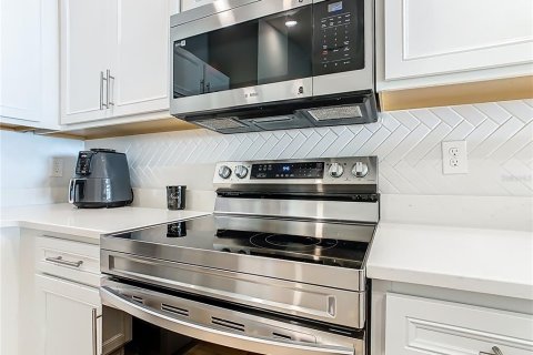 Casa en alquiler en Davenport, Florida, 3 dormitorios, 139.91 m2 № 1918611 - foto 11