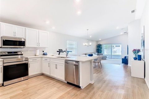 Casa en alquiler en Davenport, Florida, 3 dormitorios, 139.91 m2 № 1918611 - foto 7