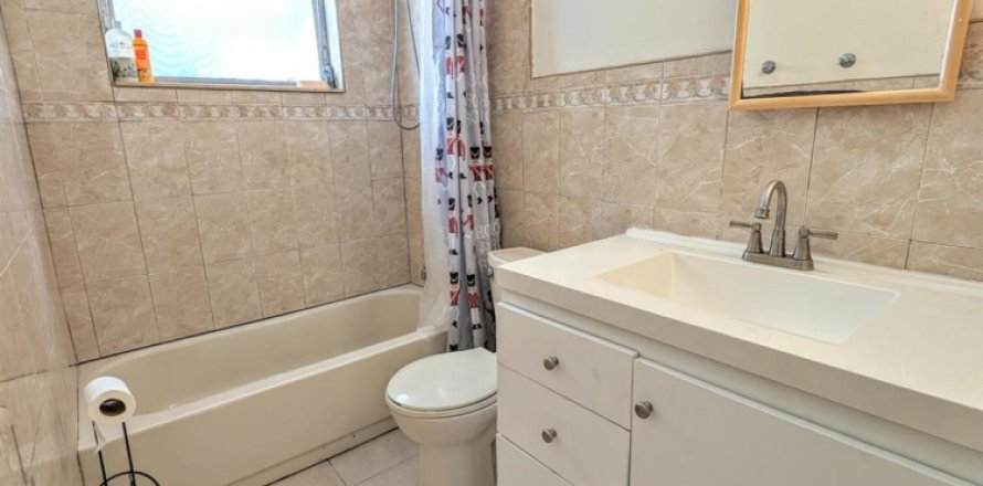 Дом в Уэст-Палм-Бич, Флорида 3 спальни, 84.73м2 № 1221384