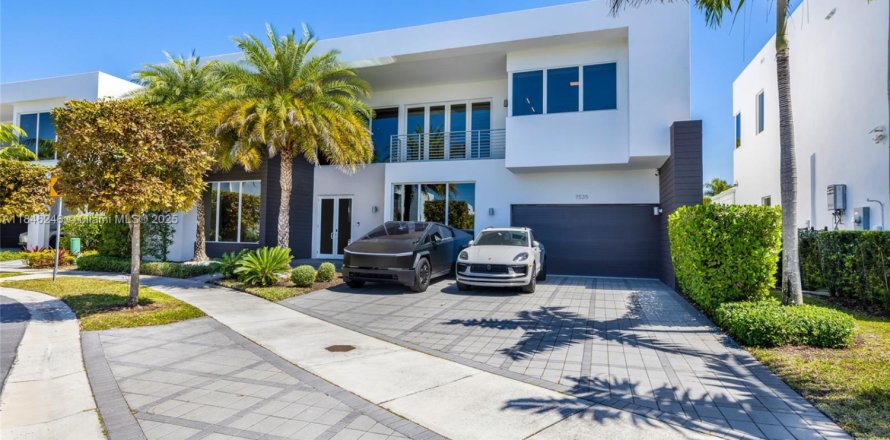 Casa en Doral, Florida 5 dormitorios, 429.95 m2 № 1935772