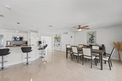 Villa ou maison à vendre à Madeira Beach, Floride: 3 chambres, 203.83 m2 № 2398821 - photo 29