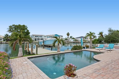 Villa ou maison à vendre à Madeira Beach, Floride: 3 chambres, 203.83 m2 № 2398821 - photo 10