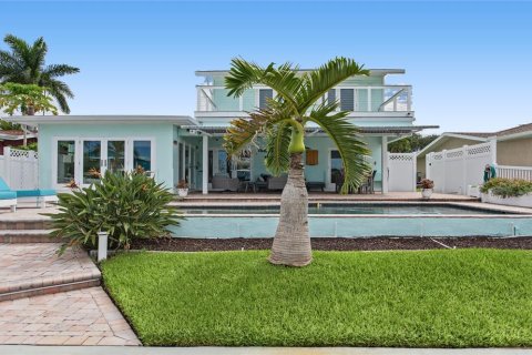 Villa ou maison à vendre à Madeira Beach, Floride: 3 chambres, 203.83 m2 № 2398821 - photo 13