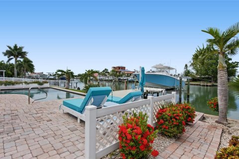 Villa ou maison à vendre à Madeira Beach, Floride: 3 chambres, 203.83 m2 № 2398821 - photo 20