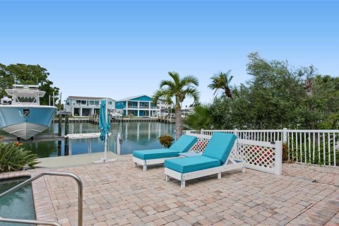Villa ou maison à vendre à Madeira Beach, Floride: 3 chambres, 203.83 m2 № 2398821 - photo 18