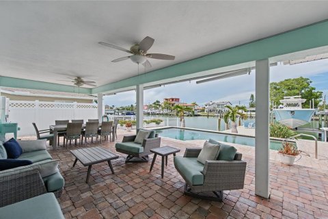 Villa ou maison à vendre à Madeira Beach, Floride: 3 chambres, 203.83 m2 № 2398821 - photo 11