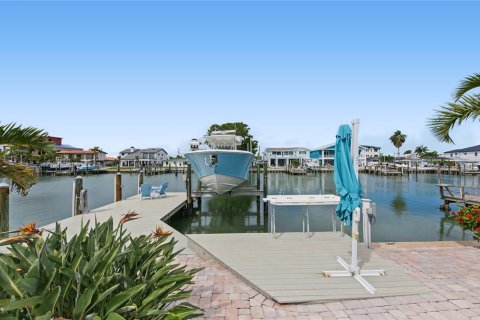 Villa ou maison à vendre à Madeira Beach, Floride: 3 chambres, 203.83 m2 № 2398821 - photo 22