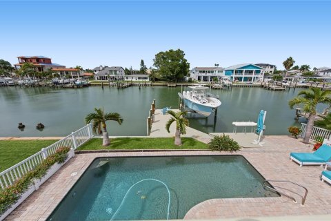 Villa ou maison à vendre à Madeira Beach, Floride: 3 chambres, 203.83 m2 № 2398821 - photo 16