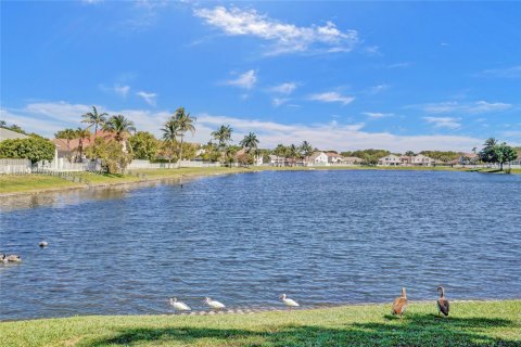 House in Hollywood, Florida 3 bedrooms, 153.1 sq.m. № 1828301 - photo 8
