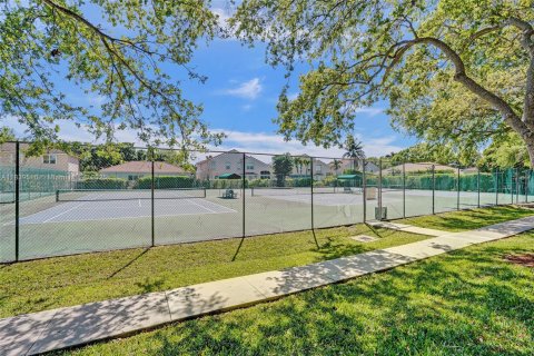 House in Hollywood, Florida 3 bedrooms, 153.1 sq.m. № 1828301 - photo 6