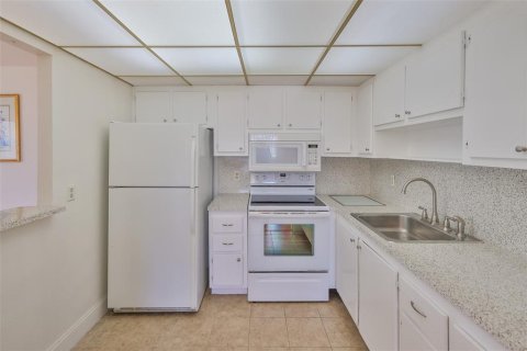 Condo in Sun City Center, Florida, 1 bedroom  № 1643400 - photo 8