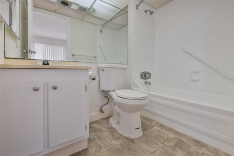 Condo in Sun City Center, Florida, 1 bedroom  № 1643400 - photo 19