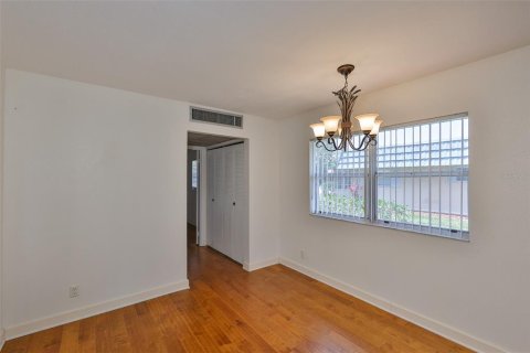 Condo in Sun City Center, Florida, 1 bedroom  № 1643400 - photo 15