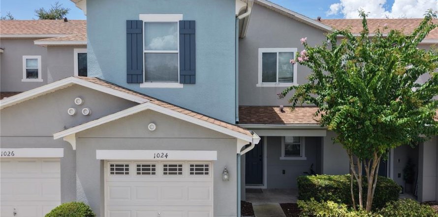Adosado en Kissimmee, Florida 3 dormitorios, 145.11 m2 № 1905780