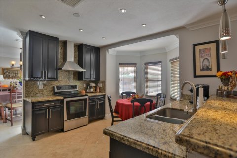 House in Homestead, Florida 4 bedrooms, 209.59 sq.m. № 1782034 - photo 4