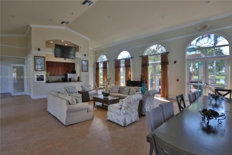 House in Homestead, Florida 4 bedrooms, 209.59 sq.m. № 1782034 - photo 21
