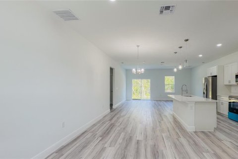 House in Ocala, Florida 4 bedrooms, 173.26 sq.m. № 1805150 - photo 2
