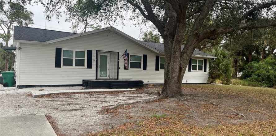 Villa ou maison à Port Charlotte, Floride 3 chambres, 138.42 m2 № 1580574