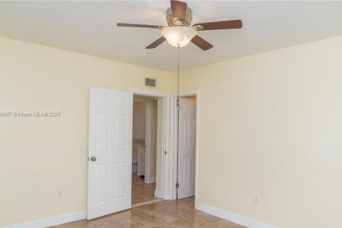 Immobilier commercial à vendre à Fort Lauderdale, Floride: 205.31 m2 № 1756862 - photo 16