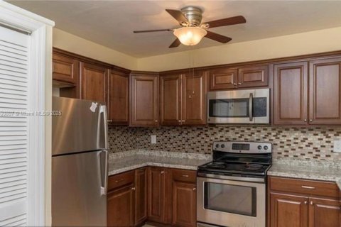 Immobilier commercial à vendre à Fort Lauderdale, Floride: 205.31 m2 № 1756862 - photo 11