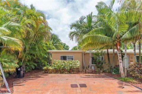 Immobilier commercial à vendre à Fort Lauderdale, Floride: 205.31 m2 № 1756862 - photo 2