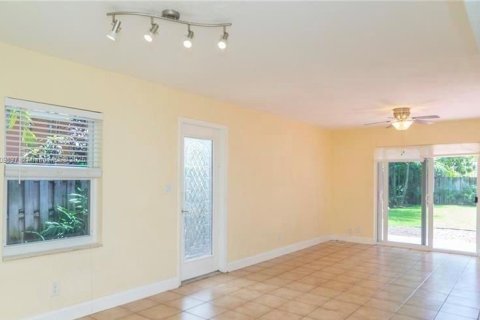 Immobilier commercial à vendre à Fort Lauderdale, Floride: 205.31 m2 № 1756862 - photo 6