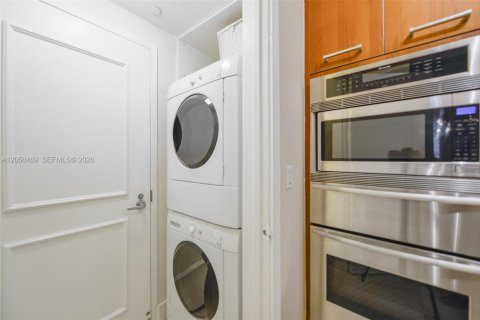 Copropriété à louer à Hollywood, Floride: 2 chambres, 161 m2 № 2252551 - photo 14