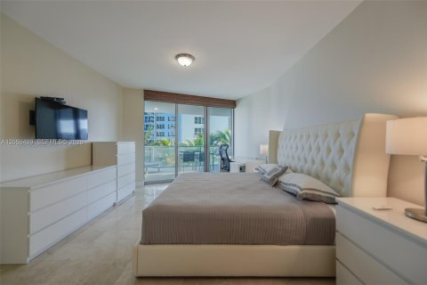 Copropriété à louer à Hollywood, Floride: 2 chambres, 161 m2 № 2252551 - photo 16