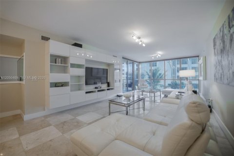 Copropriété à louer à Hollywood, Floride: 2 chambres, 161 m2 № 2252551 - photo 3