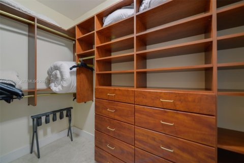 Copropriété à louer à Hollywood, Floride: 2 chambres, 161 m2 № 2252551 - photo 23