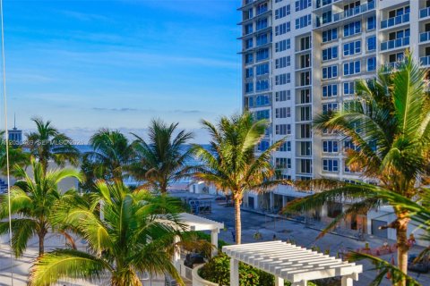 Copropriété à louer à Hollywood, Floride: 2 chambres, 161 m2 № 2252551 - photo 30