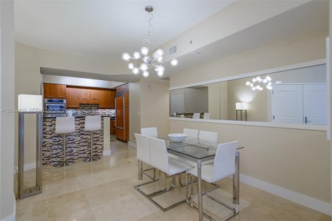 Copropriété à louer à Hollywood, Floride: 2 chambres, 161 m2 № 2252551 - photo 9