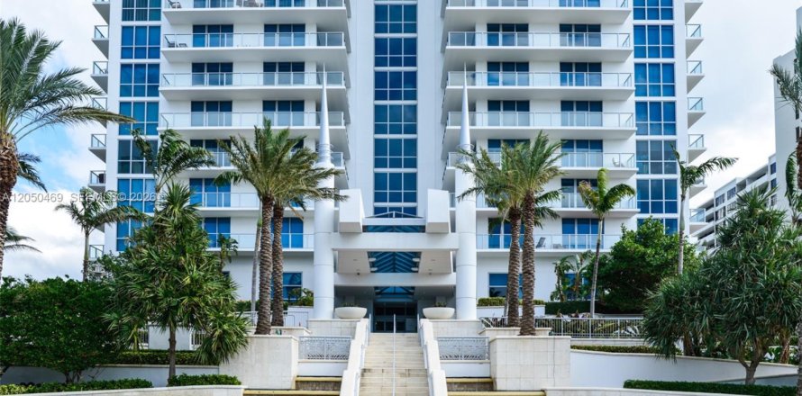 Condo à Hollywood, Floride, 2 chambres  № 2252551