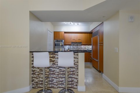 Copropriété à louer à Hollywood, Floride: 2 chambres, 161 m2 № 2252551 - photo 10