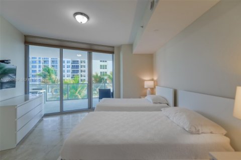 Copropriété à louer à Hollywood, Floride: 2 chambres, 161 m2 № 2252551 - photo 24