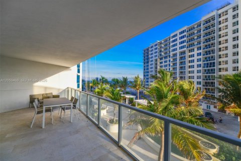 Copropriété à louer à Hollywood, Floride: 2 chambres, 161 m2 № 2252551 - photo 28