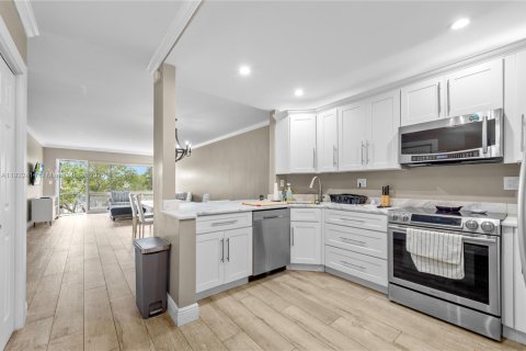 Купить кондоминиум в Форт-Лодердейл, Флорида 2 спальни, 92.9м2, № 1976339 - фото 2