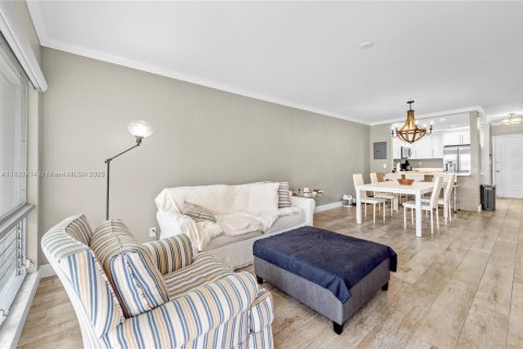 Купить кондоминиум в Форт-Лодердейл, Флорида 2 спальни, 92.9м2, № 1976339 - фото 19