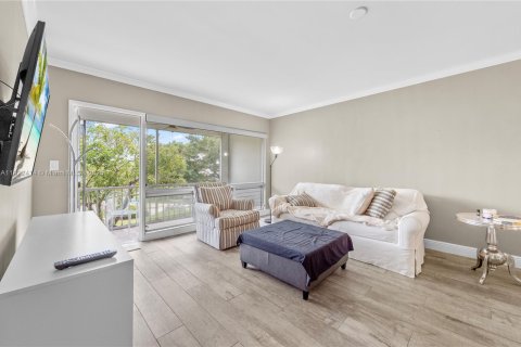 Купить кондоминиум в Форт-Лодердейл, Флорида 2 спальни, 92.9м2, № 1976339 - фото 13