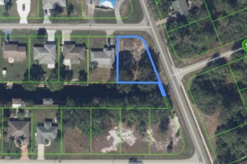 Commercial property in Lake Placid, Florida № 2078733