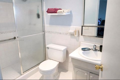 Condo in Hollywood, Florida, 2 bedrooms  № 2004511 - photo 5