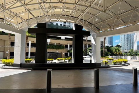 Condominio en alquiler en Miami, Florida, 1 dormitorio, 95.78 m2 № 1961621 - foto 13