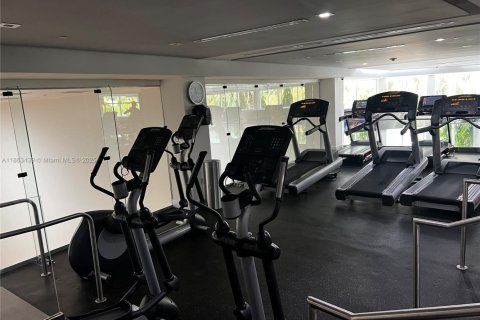 Condominio en alquiler en Miami, Florida, 1 dormitorio, 95.78 m2 № 1961621 - foto 15