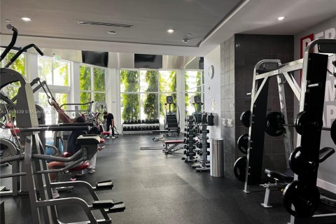 Condominio en alquiler en Miami, Florida, 1 dormitorio, 95.78 m2 № 1961621 - foto 18