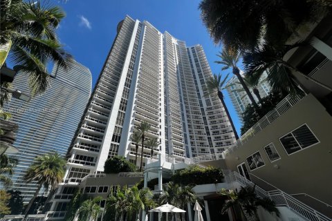Condominio en alquiler en Miami, Florida, 1 dormitorio, 95.78 m2 № 1961621 - foto 14